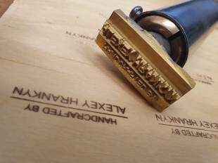 Фото Клеймо с паяльником